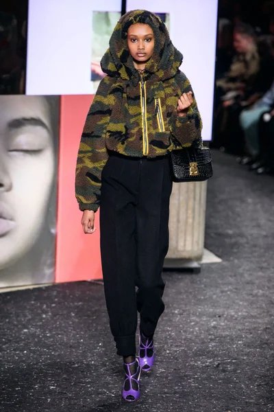 Look 13